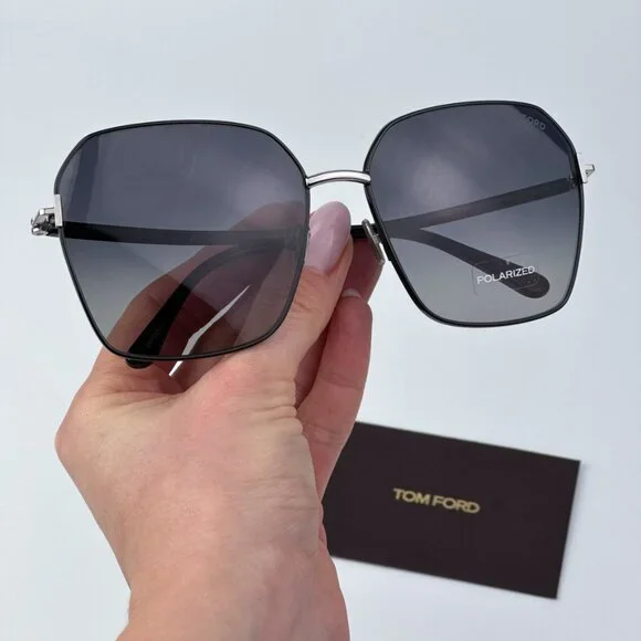 Tom Ford Women Black Gradient Polarized BRAND NEW Sunglasses  display picture 2